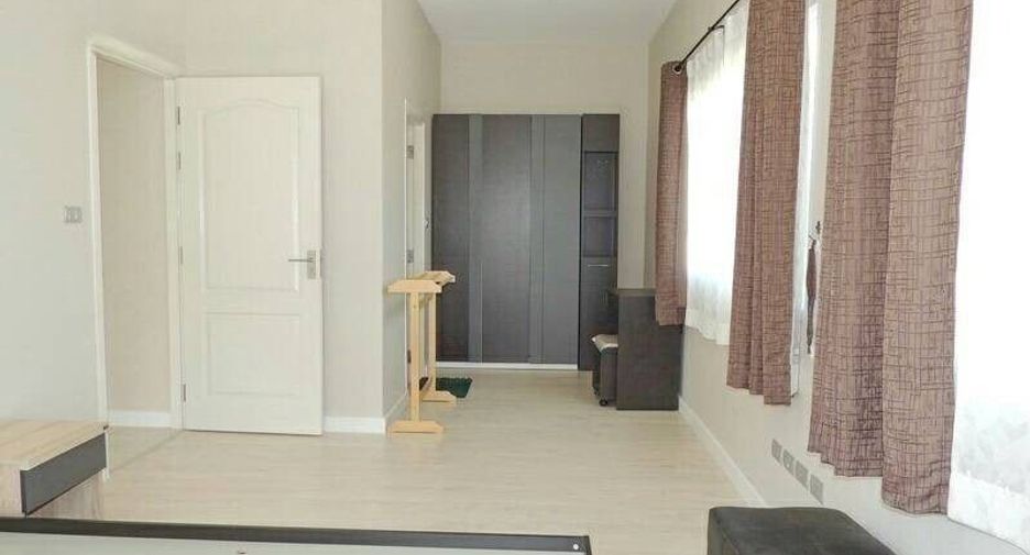 For rent 3 bedrooms house in Lat Krabang, Bangkok