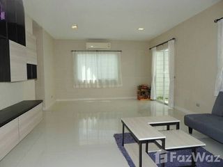 出租 3 卧室 独立屋 在 Lat Krabang, 曼谷