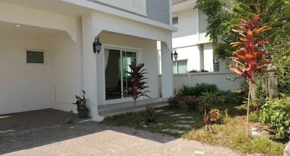 For rent 3 bedrooms house in Lat Krabang, Bangkok