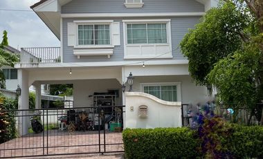 À louer 3 chambres maison à Lat Krabang, Bangkok
