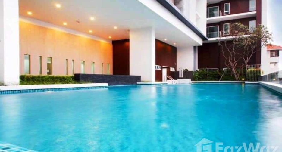 Condo en alquiler de 3 habitaciones en Khlong Toei, Bangkok