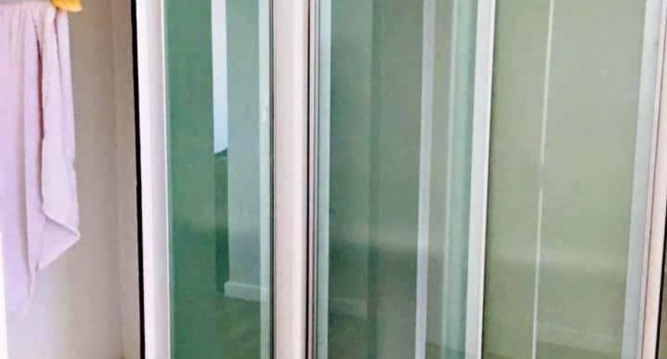 Condo en alquiler de 3 habitaciones en Khlong Toei, Bangkok