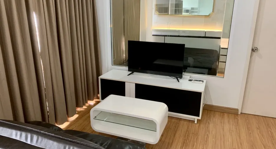 For rent 1 bed condo in Thon Buri, Bangkok