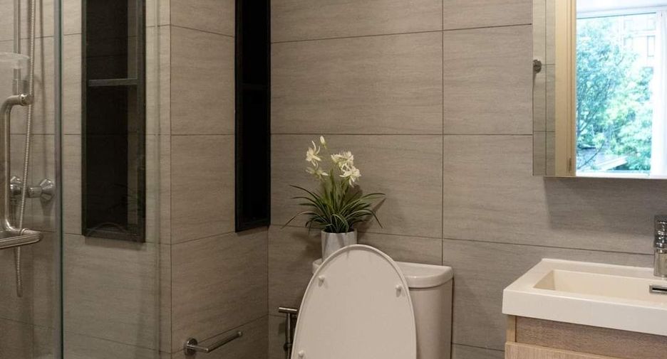 For rent 1 bed condo in Bang Rak, Bangkok