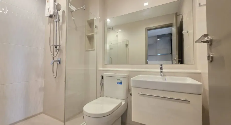À louer 1 chambre condo à Huai Khwang, Bangkok