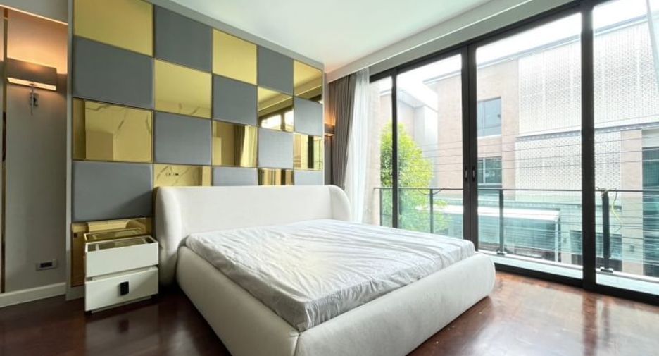 Haus zur Miete mit 5 Zimmer in Bang Sue, Bangkok
