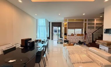 出租 5 卧室 独立屋 在 Bang Sue, 曼谷