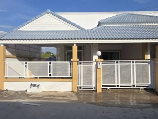 For sale 2 bedrooms townhouse in Bang Lamung, Chonburi