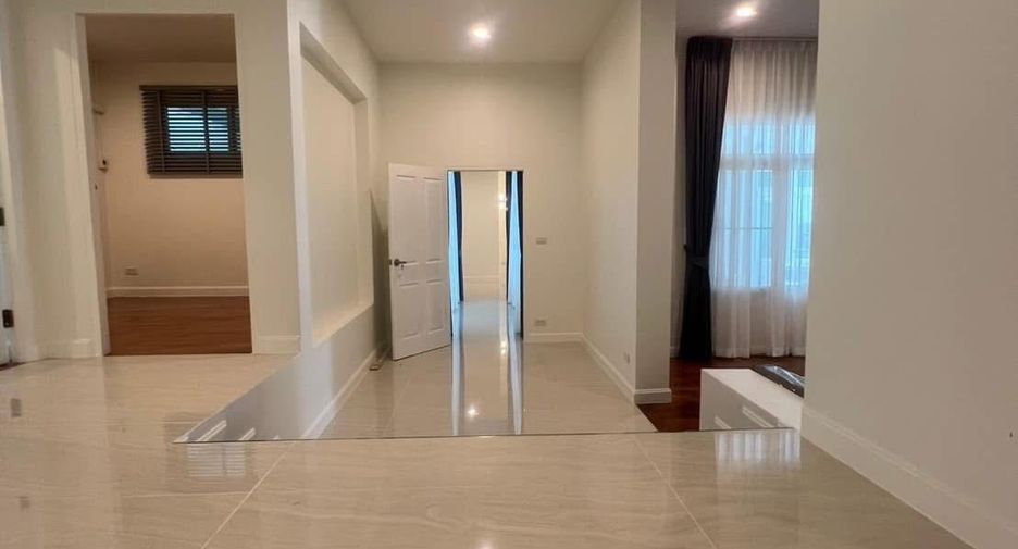Haus zur Miete mit 7 Zimmer in Bang Na, Bangkok