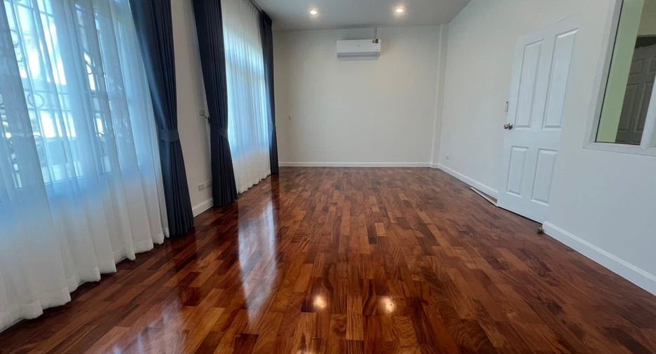 Haus zur Miete mit 7 Zimmer in Bang Na, Bangkok