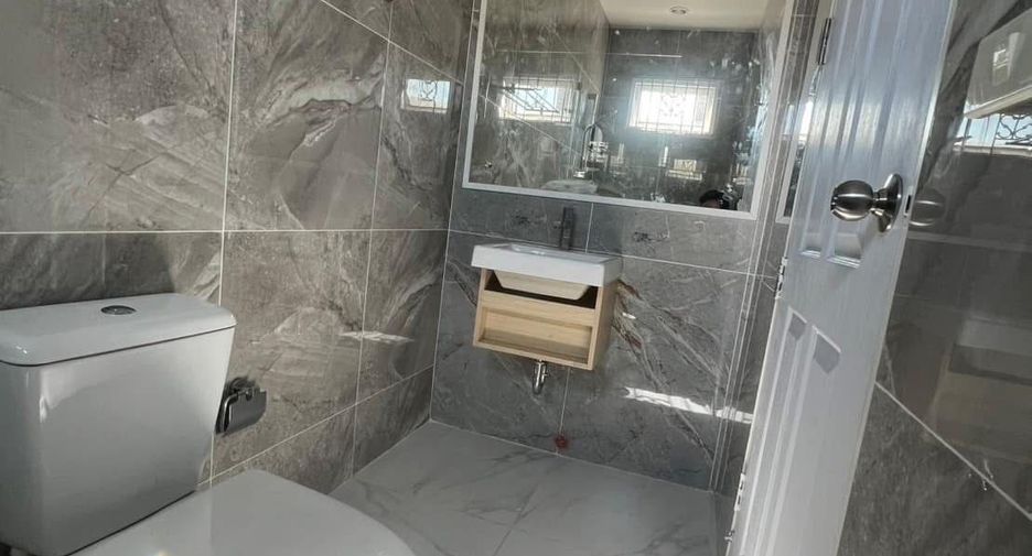 Haus zur Miete mit 7 Zimmer in Bang Na, Bangkok