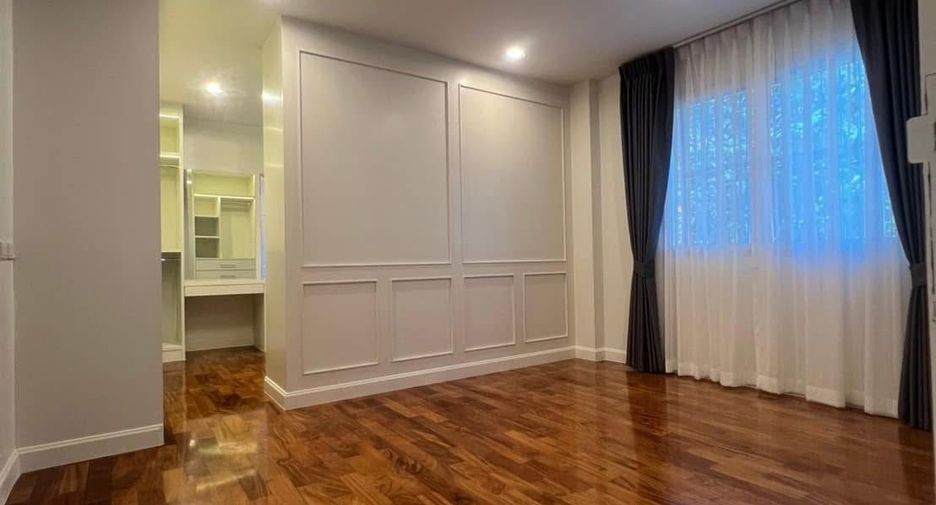 Haus zur Miete mit 7 Zimmer in Bang Na, Bangkok