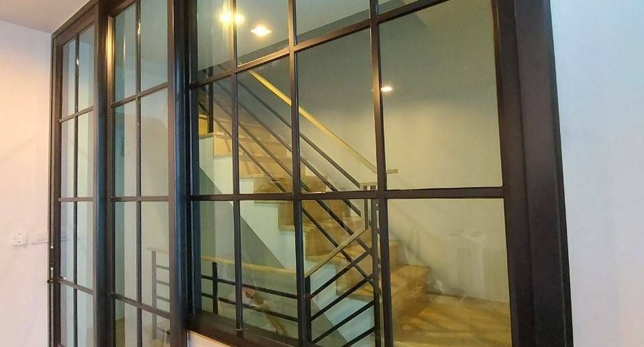 Аренда 3 спальни таунхаус в Bang Phli, Самутпракан