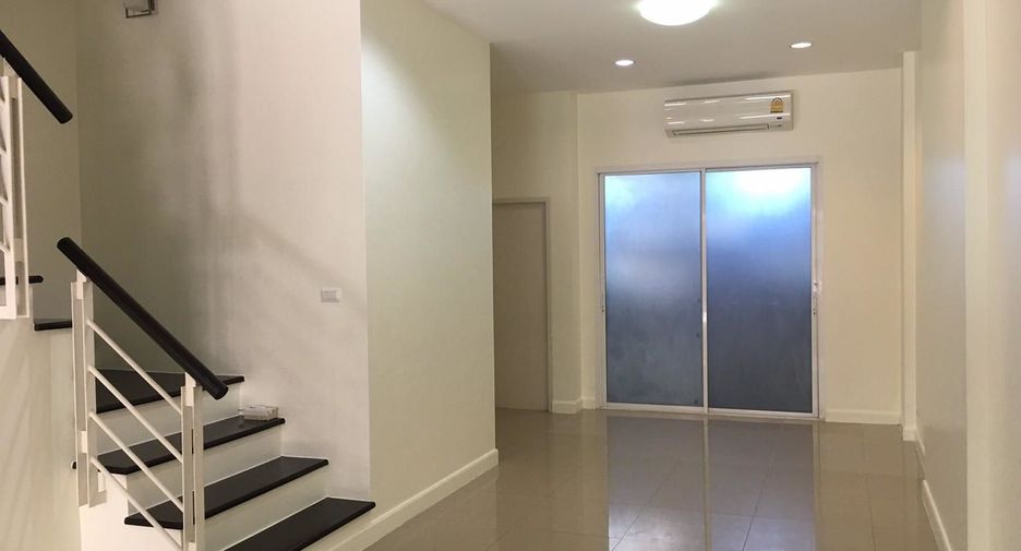 Reihenhaus zur Miete mit 3 Zimmer in Bueng Kum, Bangkok