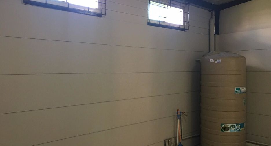 For rent 3 bedrooms townhouse in Bueng Kum, Bangkok