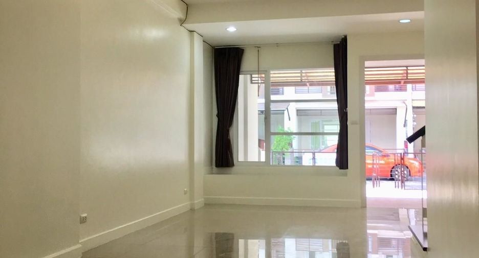 Reihenhaus zur Miete mit 3 Zimmer in Bueng Kum, Bangkok