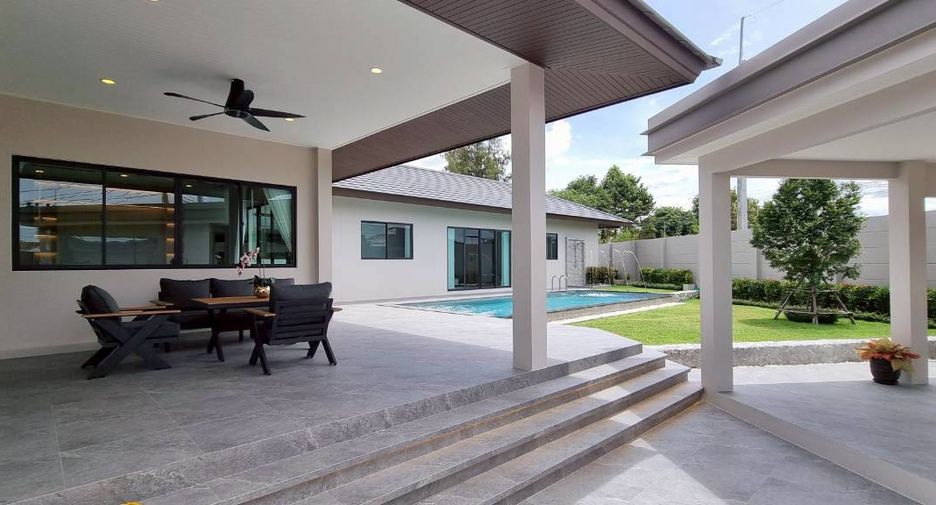 Haus zur Miete mit 4 Zimmer in Bang Lamung, Chonburi