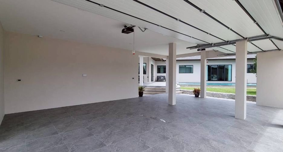 Haus zur Miete mit 4 Zimmer in Bang Lamung, Chonburi