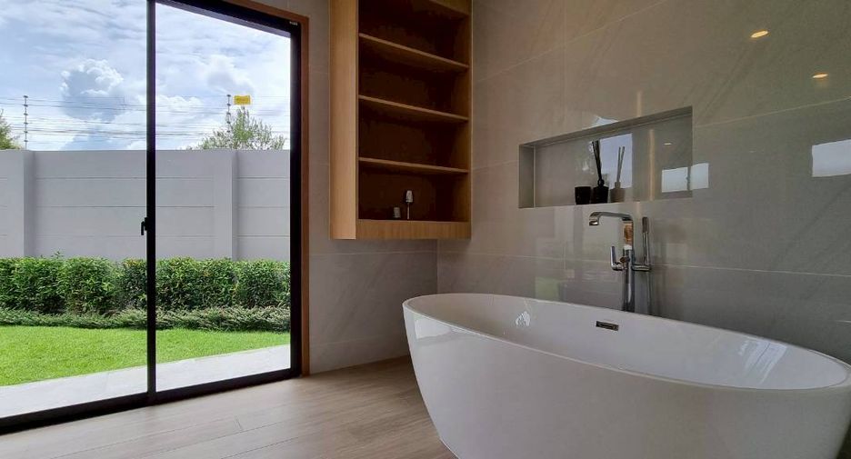 Haus zur Miete mit 4 Zimmer in Bang Lamung, Chonburi