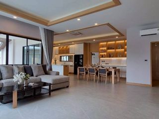 Casa en alquiler de 4 habitaciones en Bang Lamung, Chonburi
