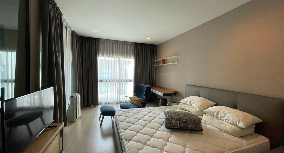 For sale and for rent 3 bedrooms townhouse in Yan Nawa, Bangkok