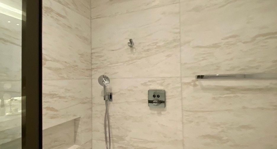 For rent 2 bedrooms condo in Pathum Wan, Bangkok