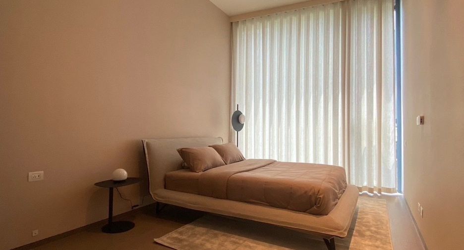 For rent 2 bedrooms condo in Pathum Wan, Bangkok
