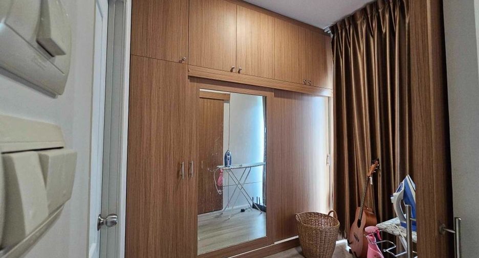 For rent 3 bedrooms townhouse in Bang Sao Thong, Samut Prakan
