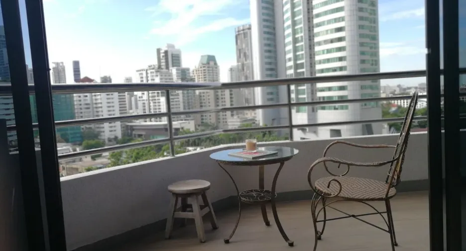 For rent 2 bedrooms condo in Khlong Toei, Bangkok
