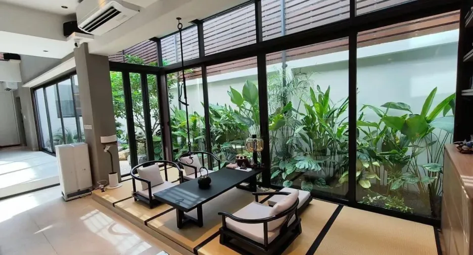 For rent 4 bedrooms house in Mueang Samut Prakan, Samut Prakan