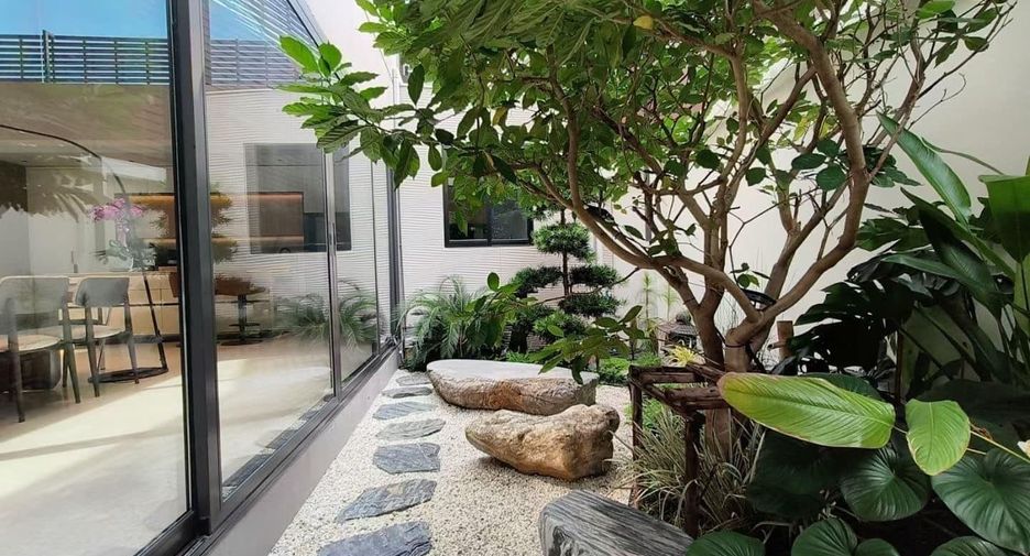 For rent 4 bedrooms house in Mueang Samut Prakan, Samut Prakan