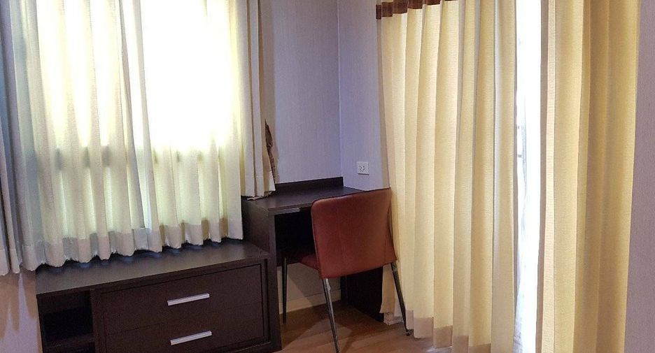 For rent 2 bedrooms condo in Phaya Thai, Bangkok