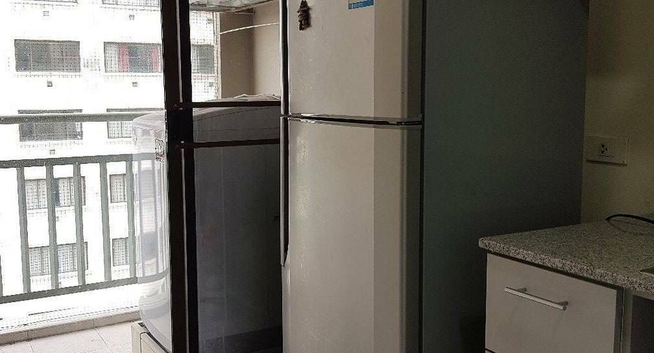 For rent 2 bedrooms condo in Phaya Thai, Bangkok