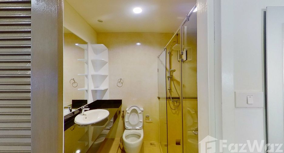 For rent 2 bedrooms condo in Pathum Wan, Bangkok