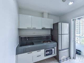 Condo en alquiler de 2 habitaciones en Khlong San, Bangkok