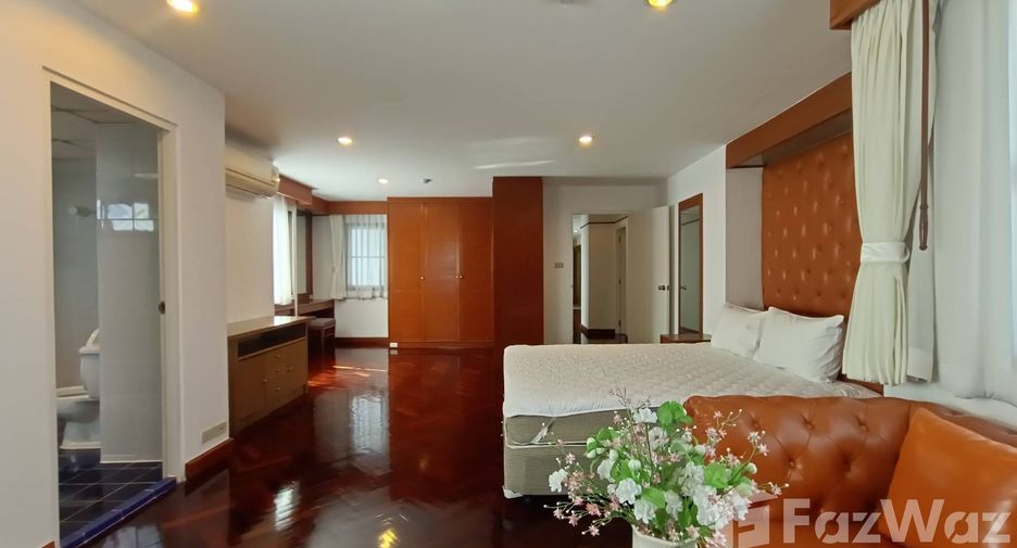For rent 2 bedrooms condo in Watthana, Bangkok