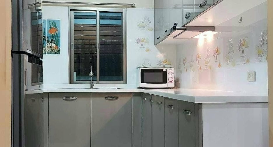Casa en alquiler de 3 habitaciones en Suan Luang, Bangkok