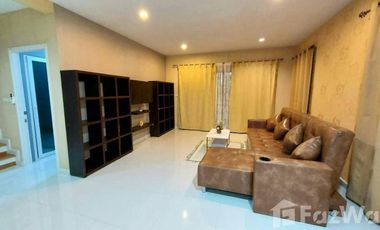 Casa en alquiler de 3 habitaciones en Suan Luang, Bangkok
