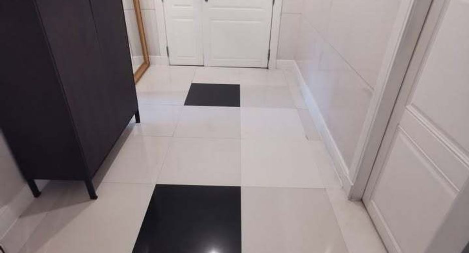 For rent 5 bedrooms condo in Pathum Wan, Bangkok