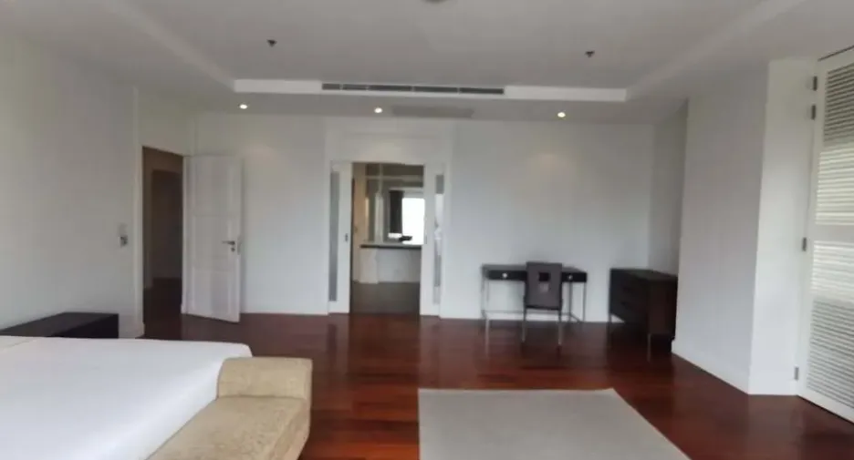 For rent 5 bedrooms condo in Pathum Wan, Bangkok