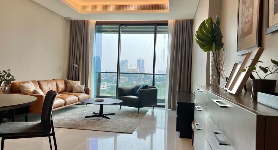 For rent 2 bedrooms condo in Pathum Wan, Bangkok