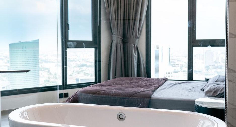 For rent 2 bedrooms condo in Chatuchak, Bangkok