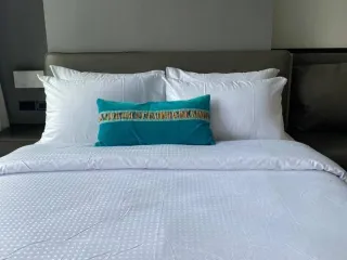 Wohnung zur Miete mit Studio in Huai Khwang, Bangkok