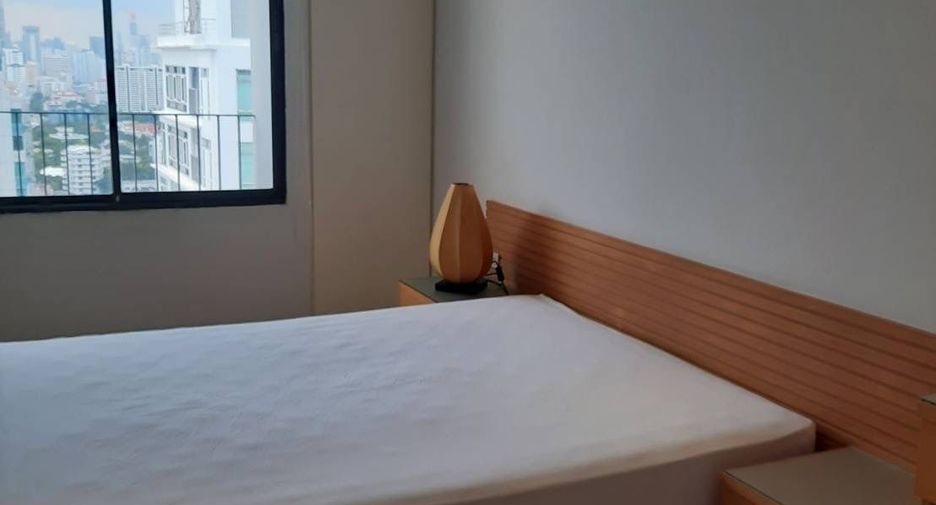 For rent 2 bedrooms condo in Watthana, Bangkok