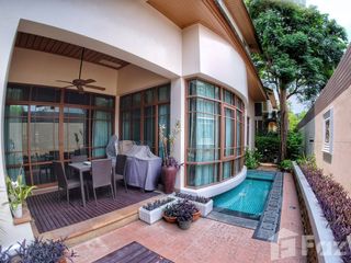 Haus zur Miete mit 4 Zimmer in Watthana, Bangkok