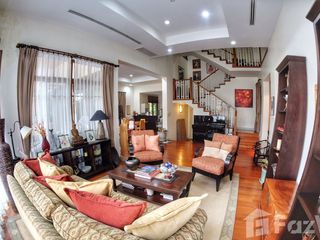 Haus zur Miete mit 4 Zimmer in Watthana, Bangkok