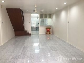 For rent 3 bedrooms townhouse in Bang Sue, Bangkok