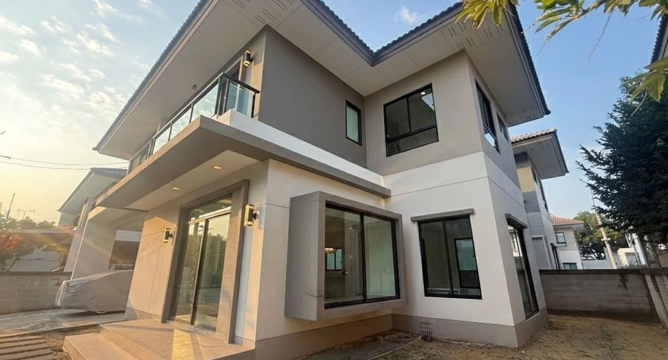 For sale 4 bedrooms house in Sai Mai, Bangkok