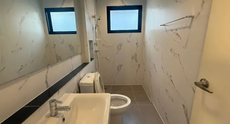 For sale 4 bedrooms house in Sai Mai, Bangkok