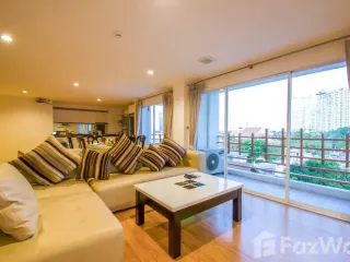 For rent 3 bedrooms condo in Yan Nawa, Bangkok